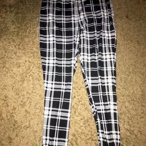 Rue 21 black white jumper